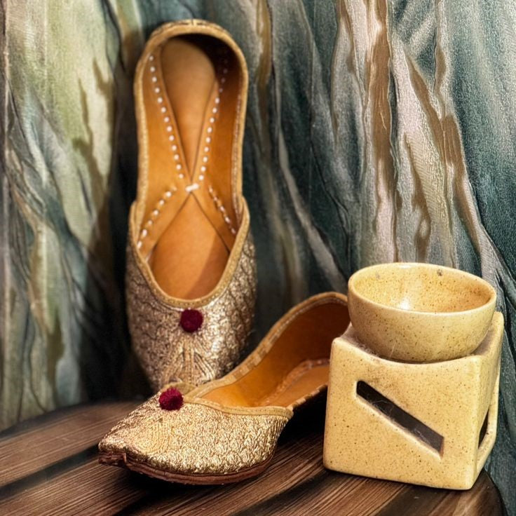 Golden Jutti