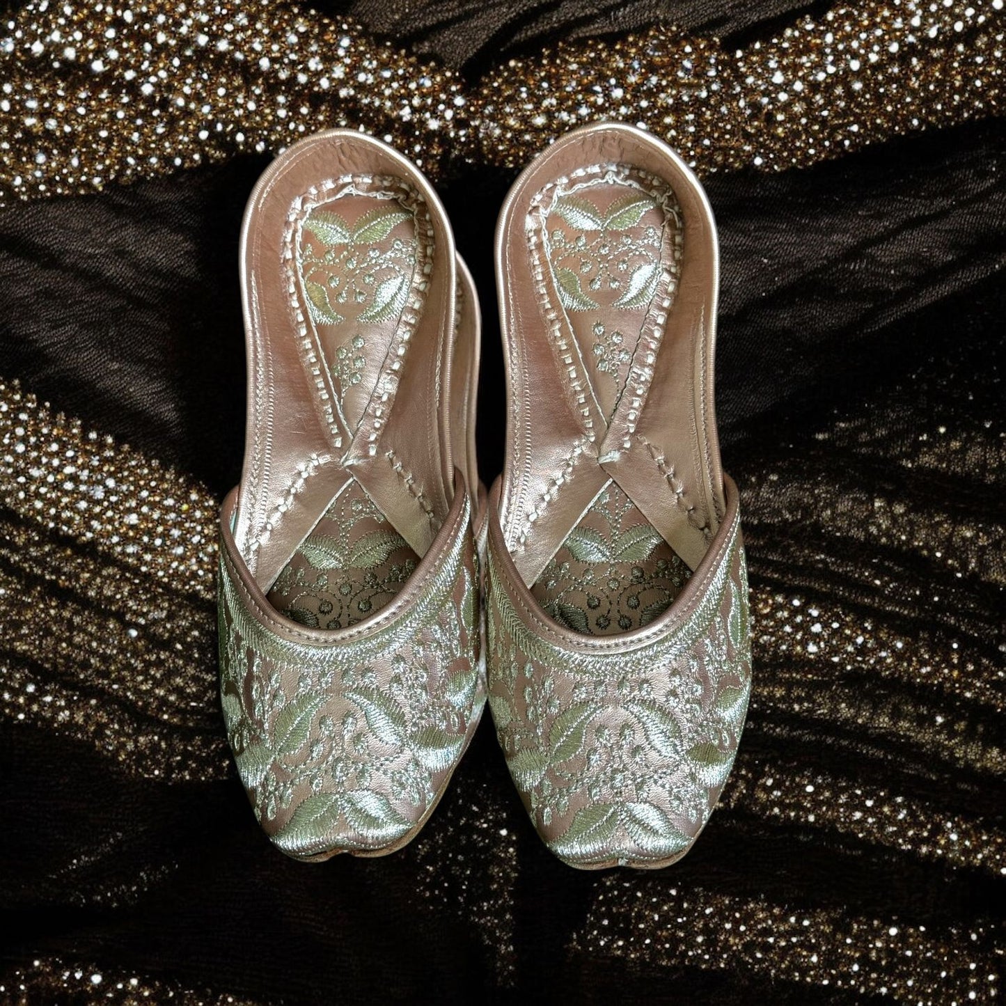 Satin Dreams Jutti