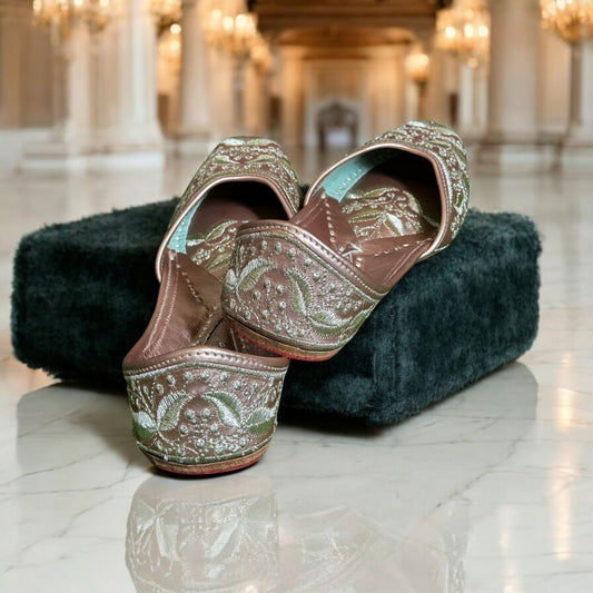 Satin Dreams Jutti