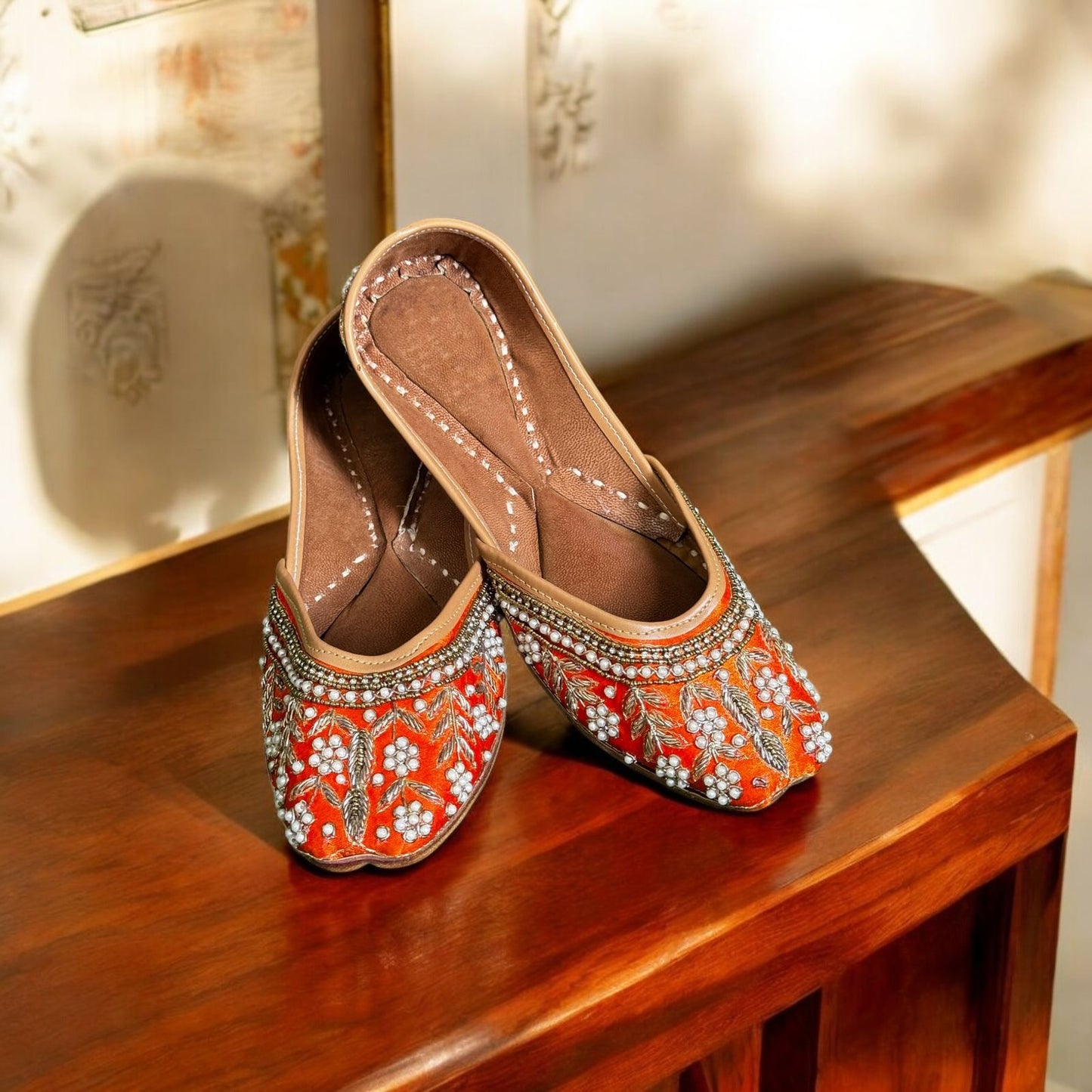 Pearl Orange Jutti