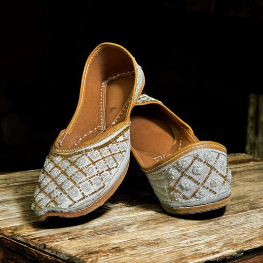White Pearl Juttis