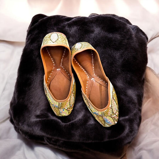 Surma (Gorgeous Golden Jutti)